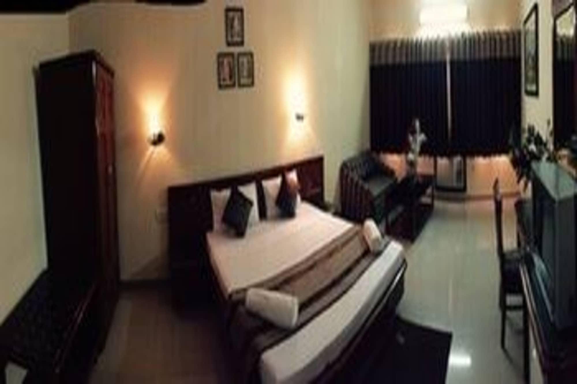 ניו דלהי Airport Hotel מראה חיצוני תמונה